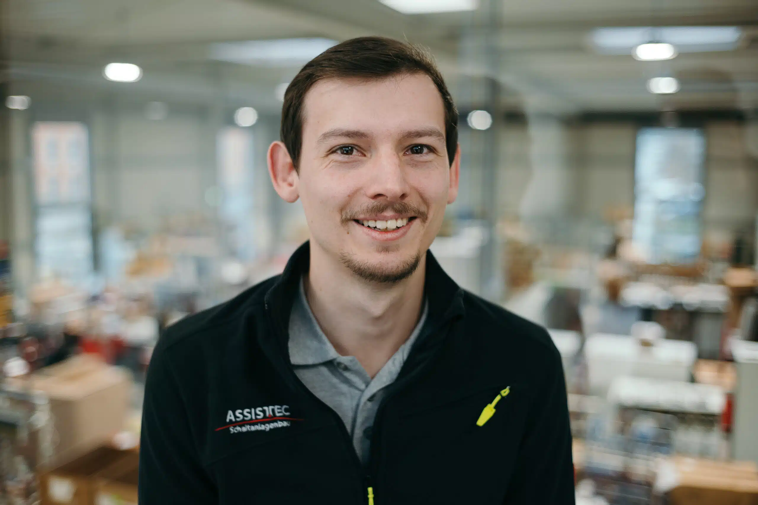 Elektrotechnik bei ASSISTEC: Tobias, Teamleiter Prüffeld/QS